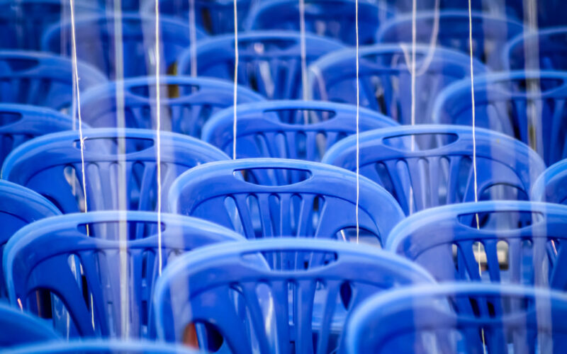 Muebles de plástico para exteriores con estilo y comodidad en El Salvador